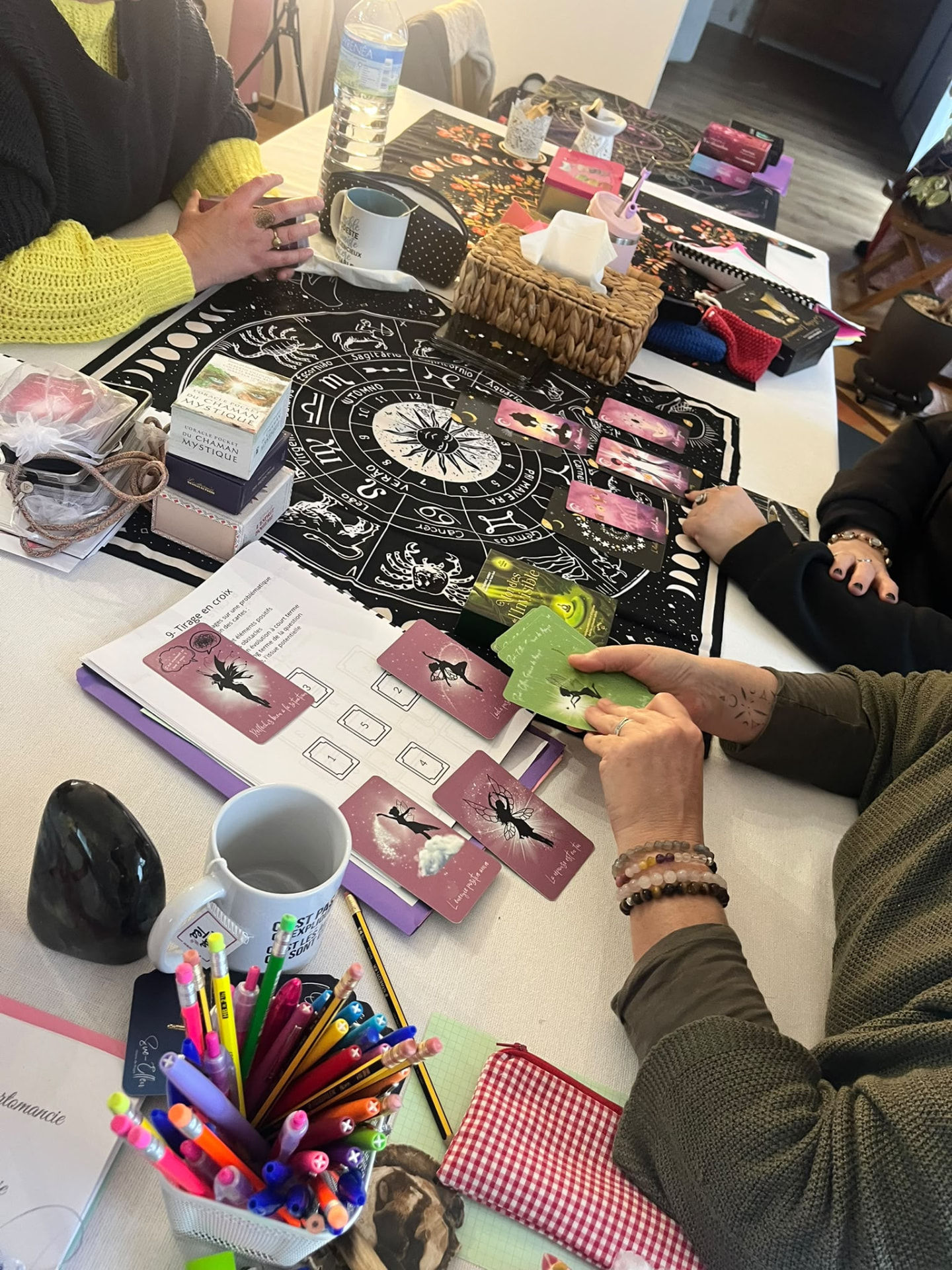 Moment partagé pendant une formation cartomancie (10)