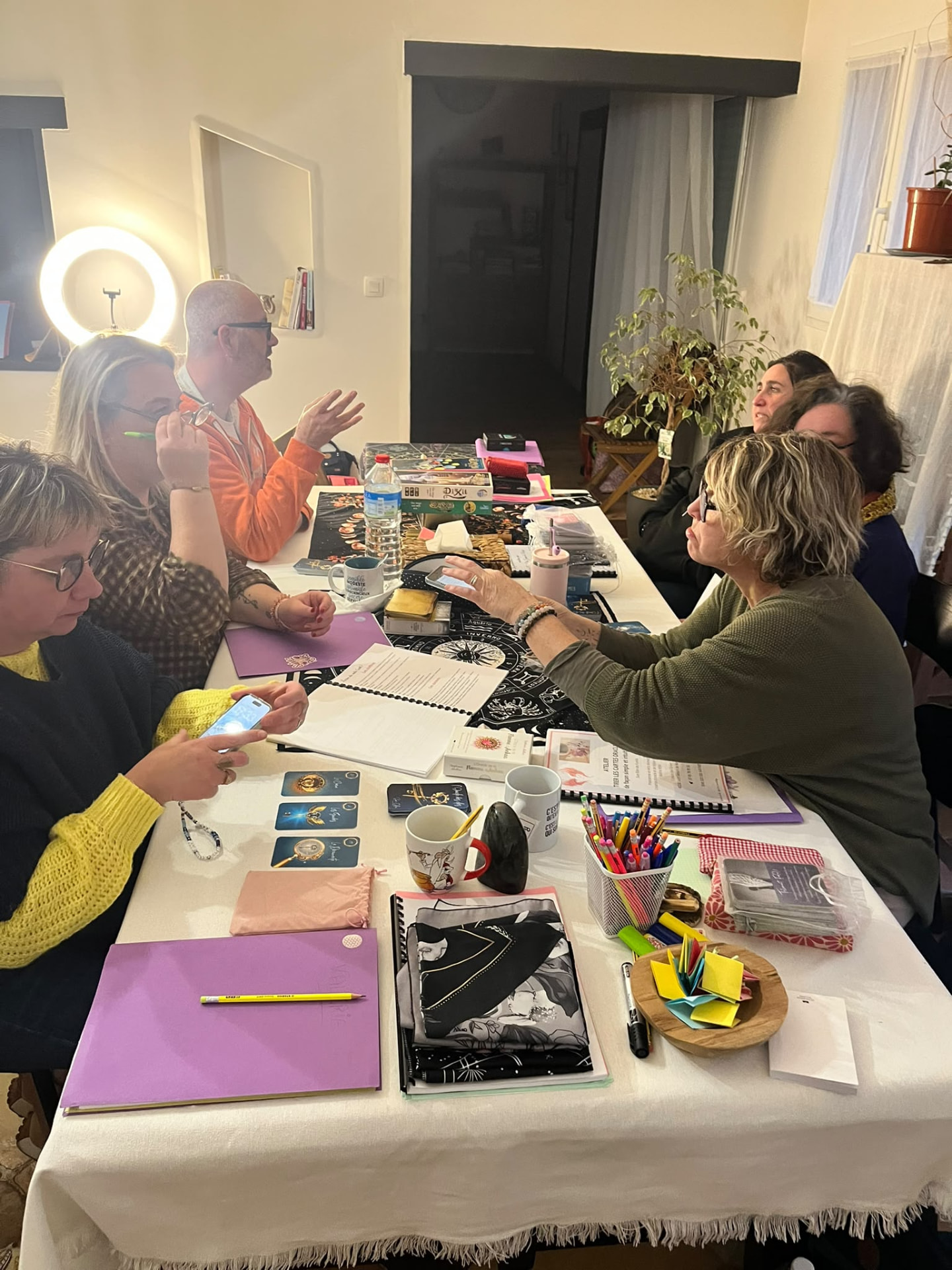 Moment partagé pendant une formation cartomancie (9)